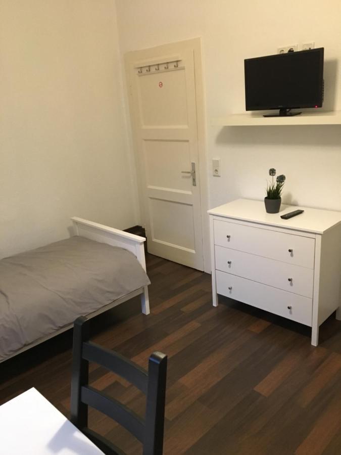 Bed and Breakfast Zum Armen Mann Düsseldorf Esterno foto