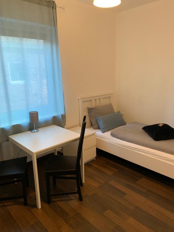 Bed and Breakfast Zum Armen Mann Düsseldorf Esterno foto