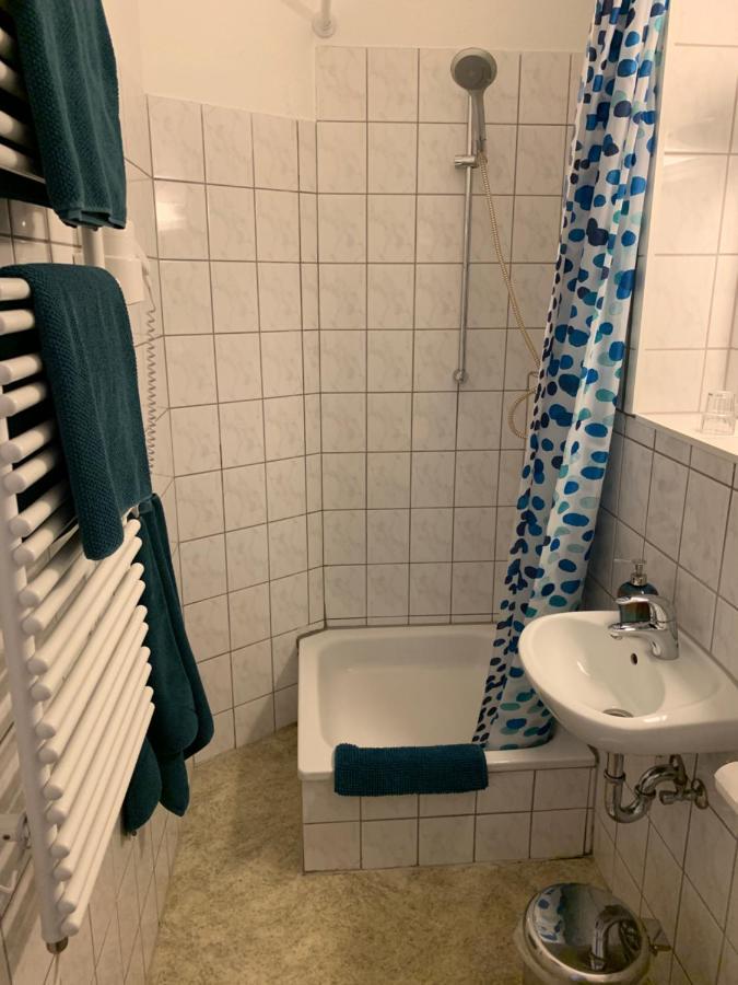 Bed and Breakfast Zum Armen Mann Düsseldorf Esterno foto
