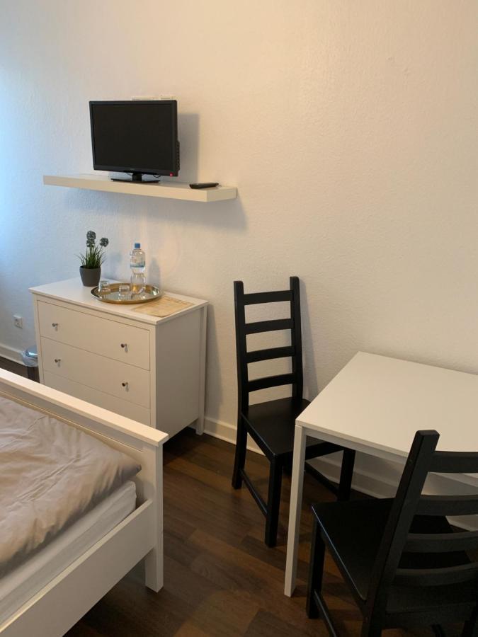 Bed and Breakfast Zum Armen Mann Düsseldorf Esterno foto